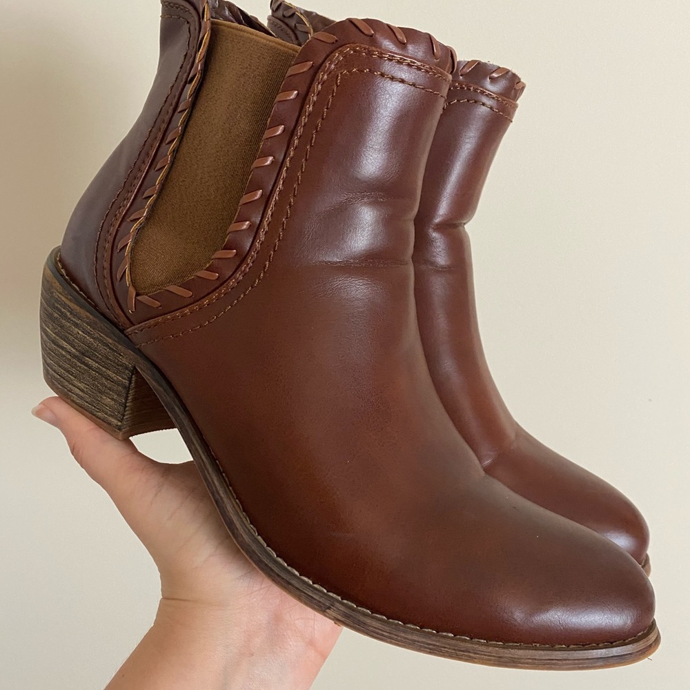 Brown boots women size 11